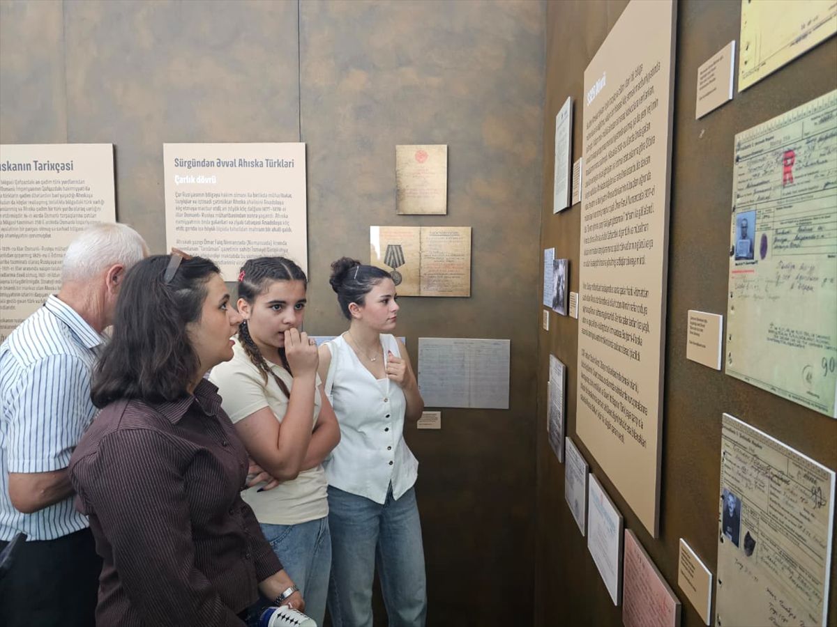 Ahıska Türkleri Sürgün Sergisi Bakü'de Açıldı