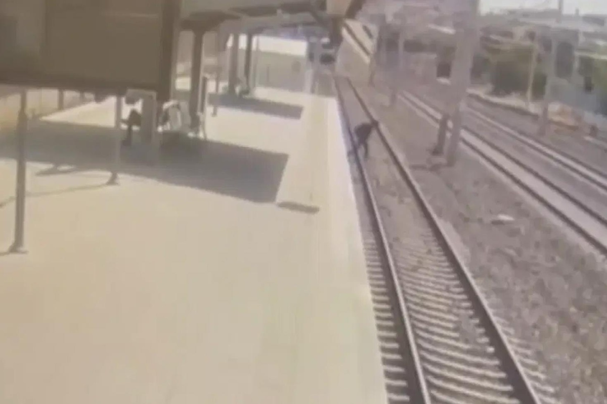 Ankara'da tren raylarına atlayan doktor yaşamını yitirdi