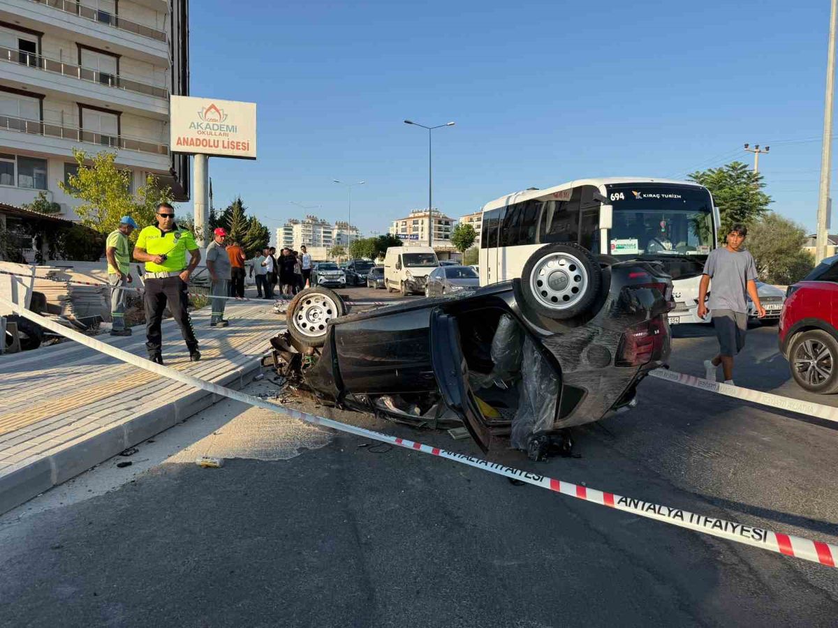 Serik'te Kontrolden Çıkan Otomobil Takla Attı: 2 Yaralı
