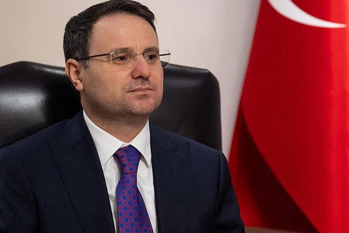 Bakan Gürlek duyurdu: Tribünler ile turistik mekanları mesken tutan çetelere dev operasyon