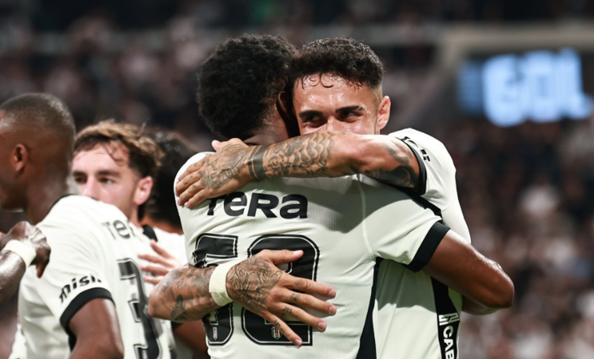 Beşiktaş sahasında 3-0 kazandı, Vlahovic ilk kez formayı giydi