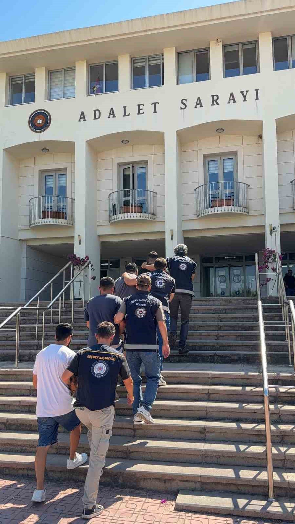 Bodrum ve Marmaris'te Göçmen Kaçakçılığı Operasyonu: 5 Tutuklama