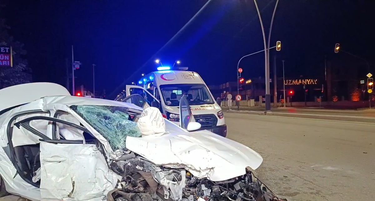 Bursa'da Feci Kaza: 2 Ölü, 2 Yaralı