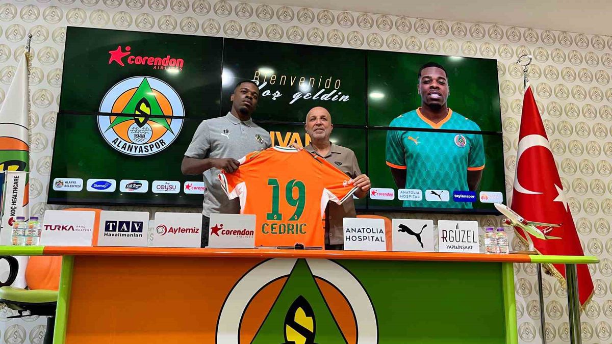 Alanyaspor, Ivan Cedric'i 4 yıllığına kadrosuna kattı