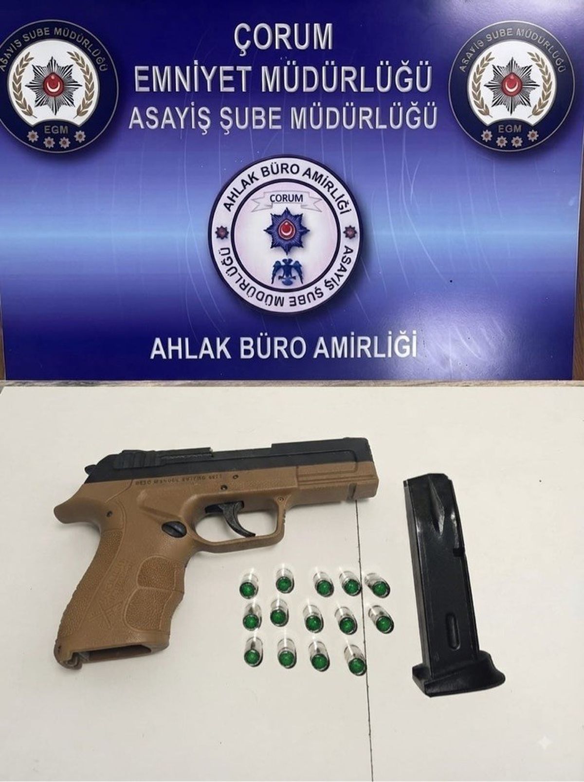 Çorum'da Denetimlerde 1 Kişi Yakalandı, Silah ve Uyuşturucu Ele Geçirildi