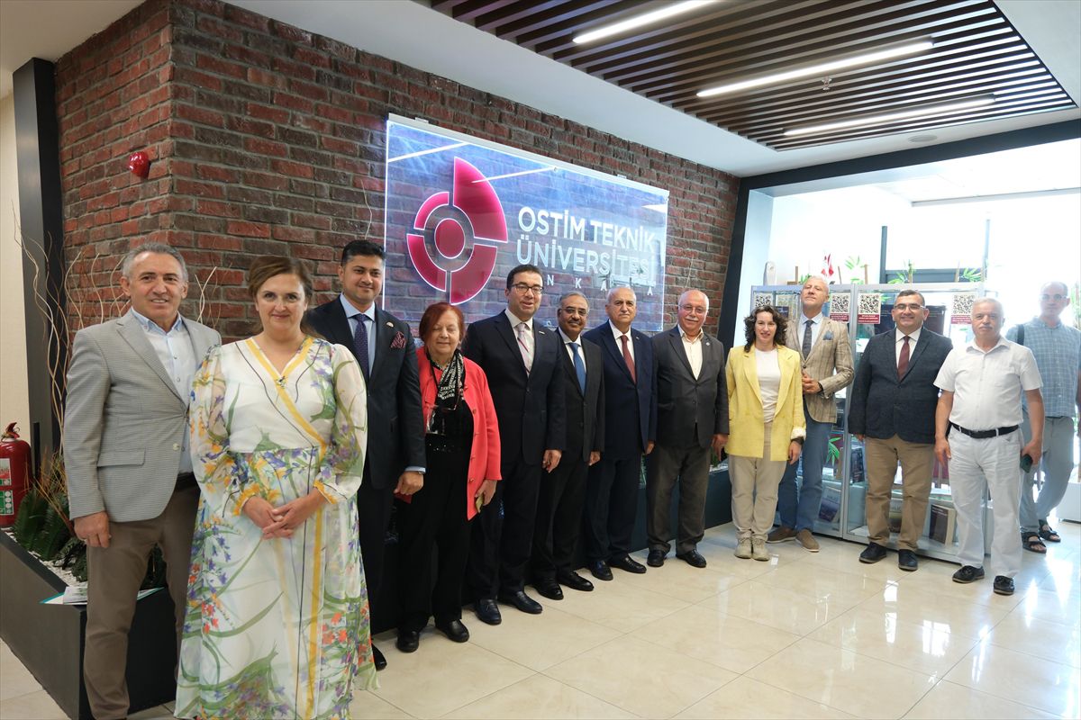 D8 Genel Sekreteri Ankara’da Temaslarda Bulundu