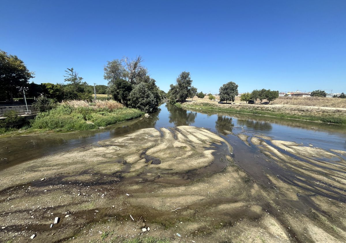 Tunca Nehri'nde Debi 4 Metreküp/saniyeye Düştü, Kum Adacıkları Ortaya Çıktı
