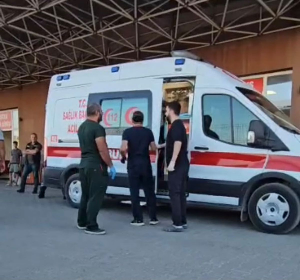 Ergani'de Motosiklet-Kamyonet Çarpışması: 1 Ölü, 1 Yaralı