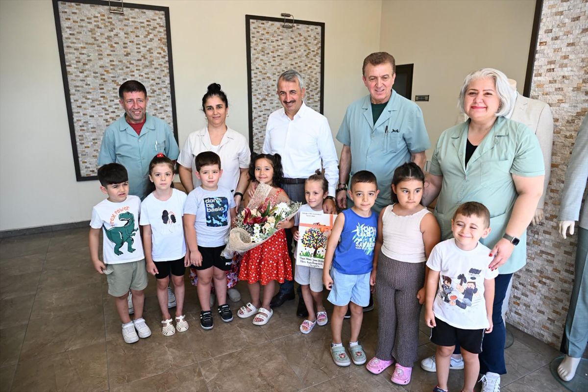 Edirne Valisi Sezer tekstil üretim fabrikasını ziyaret etti