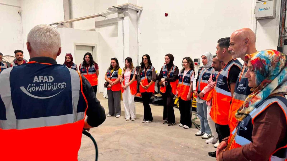 Elazığ'da AFAD Gönüllülerine Afet Müdahale Eğitimi Veriliyor