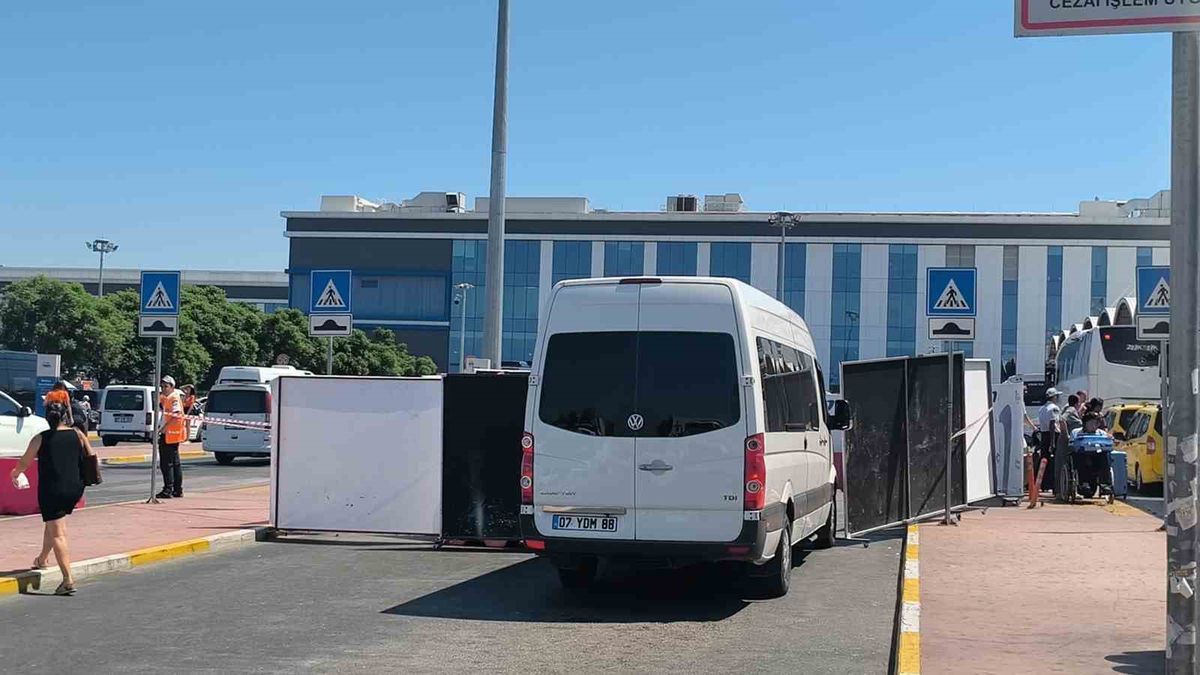 Antalya'da Otopark Cinayeti: Emekli Polis Kız Arkadaşını Öldürdü