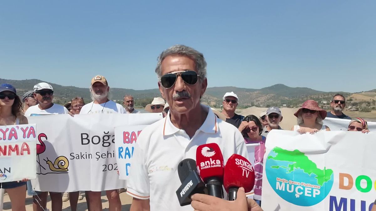 Flamingo Cennetinde Sedde Protestosu: Çevreciler Doğal Sınırlar İstiyor, Yöre Sakinleri Setin Güçlendirilmesini Talep Ediyor