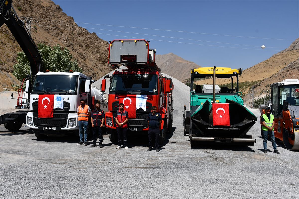 Hakkari'ye 20 yeni araç ve iş makinesi