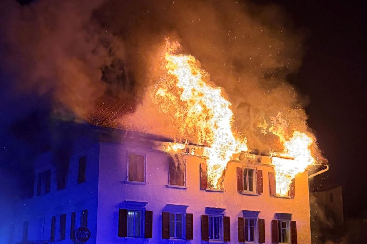 İsviçre'de tatil beldesinde bir restoranda yangın çıktı: 8 yaralı, 5 kayıp