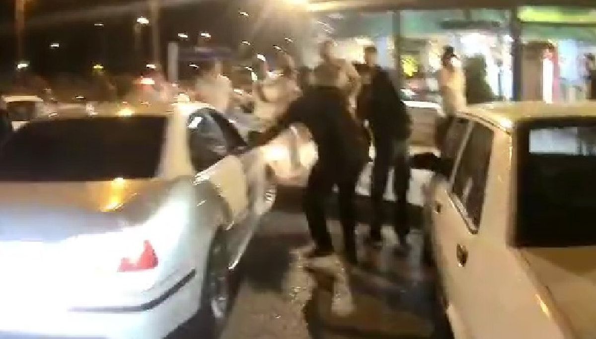 Karabük'te 'Yan Bakma' Kavgası Kamerada
