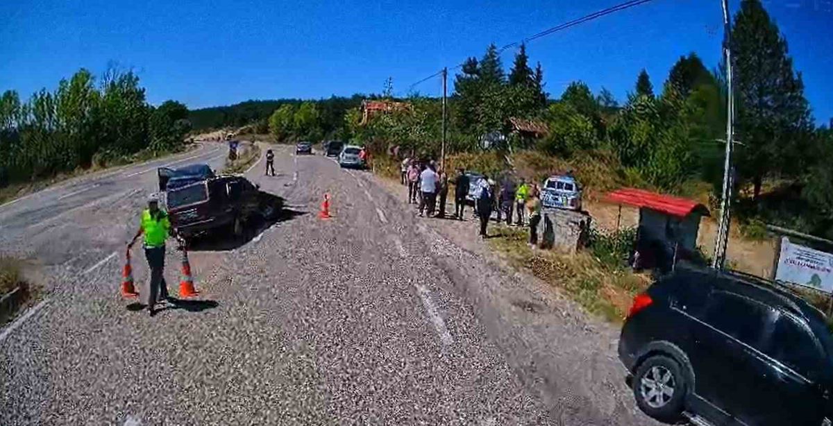 Kastamonu'da Araç Çarpışması: 2 Hafif Yaralı