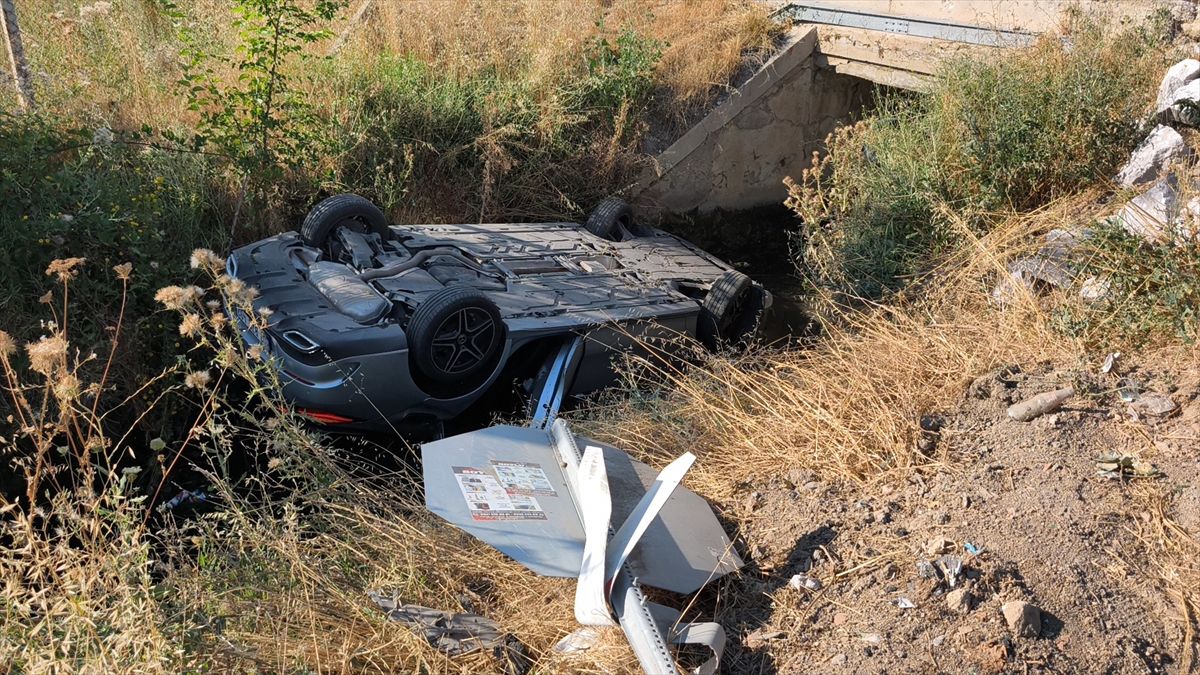 Kütahya’da Otomobil Sulama Kanalına Devrildi: 1 Yaralı
