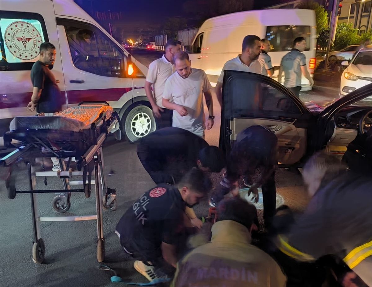 Mardin'de iki otomobilin çarpışması sonucu 2 kişi yaralandı