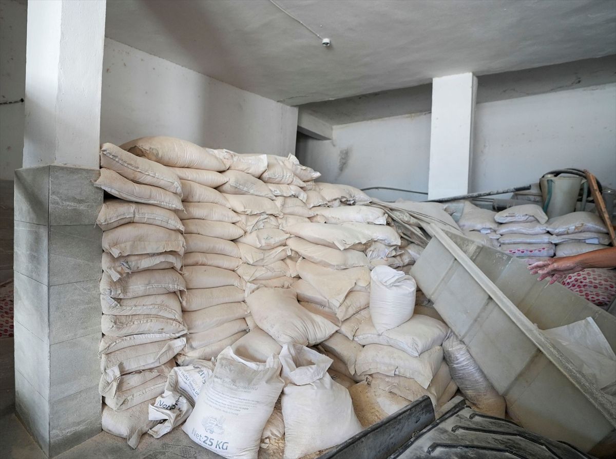 Tarsus'ta 30 ton bozuk un imha edildi