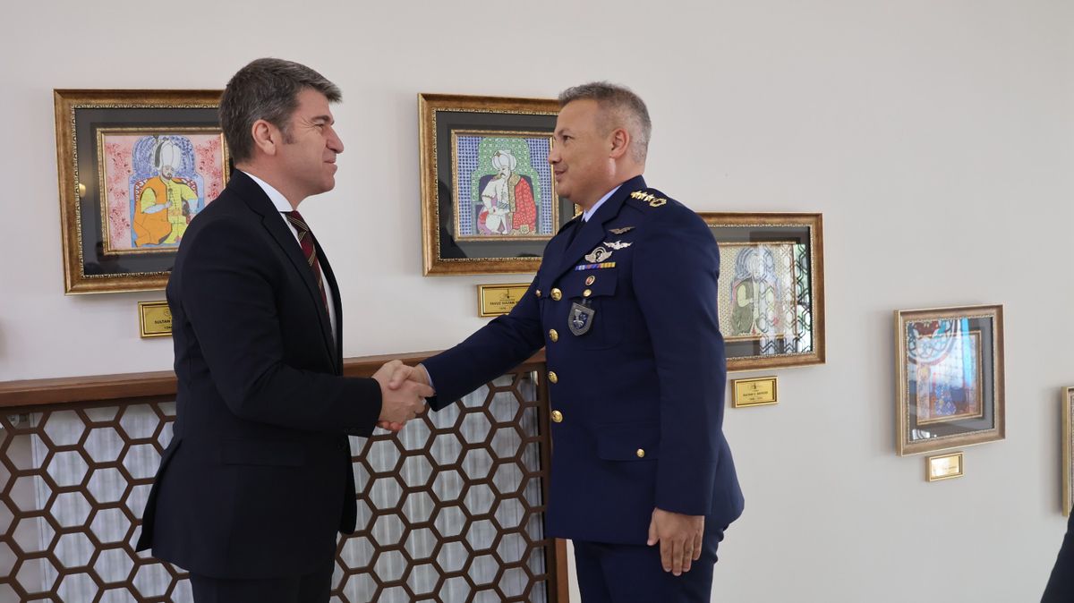 Alper Gezeravcı, Merzifon'daki Yeni Görevine Başladı: Amasya Valisi'ni Ziyaret Etti
