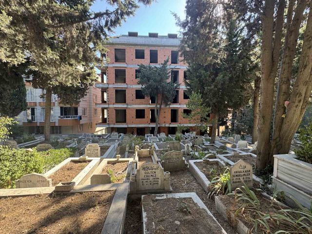 mezarlik manzarali sifir daireler ilginc 3 20163477 o