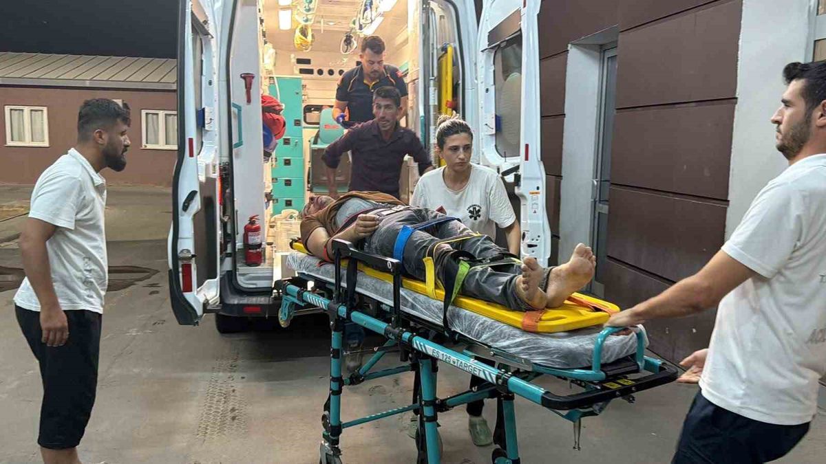 Adıyaman'da Motosiklet ile Otomobil Çarpıştı: 2 Yaralı