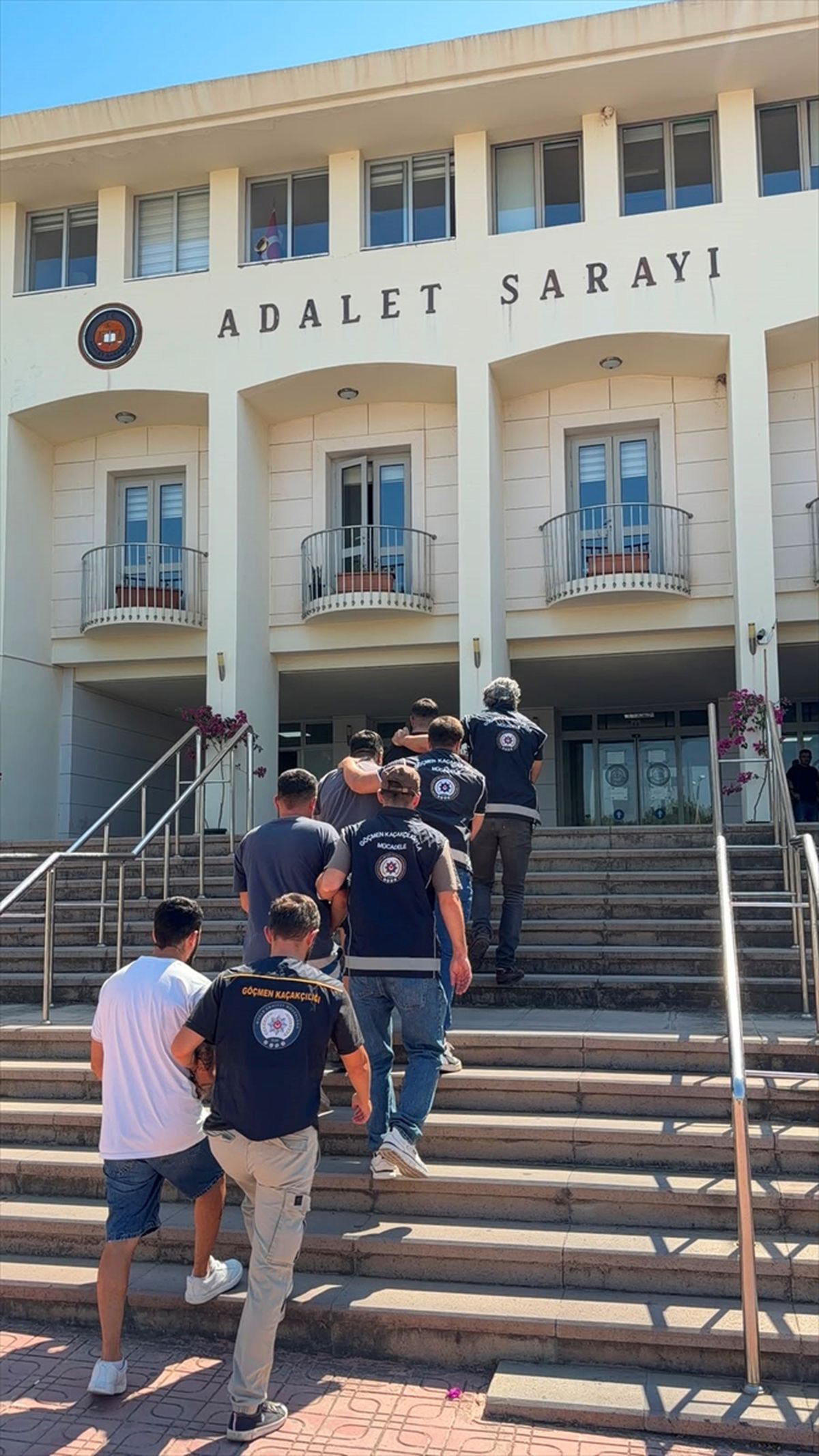 Bodrum ve Marmaris'te Göçmen Kaçakçılığı Operasyonu: 5 Tutuklama