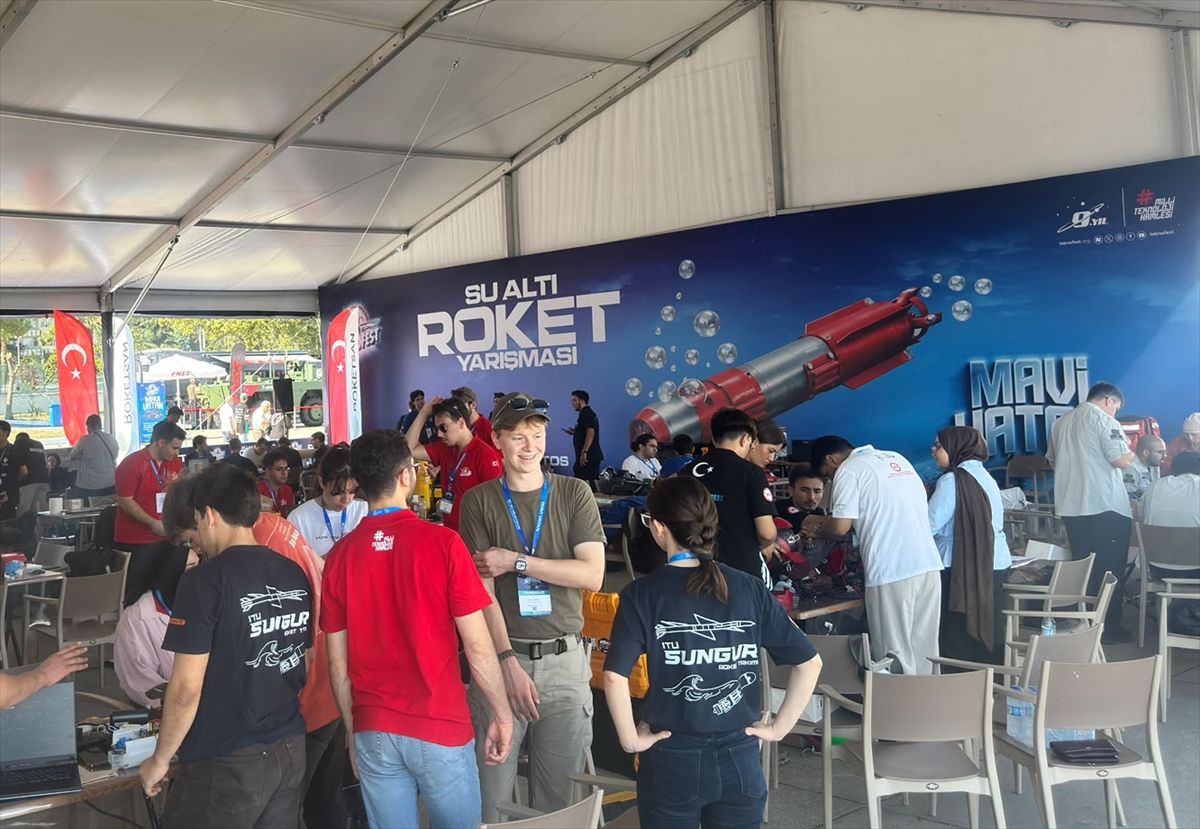Gençler Su Altı Roketlerini TEKNOFEST’te Test Ediyor