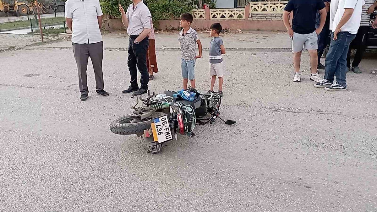 Tokat'ta Motosiklet ile Otomobil Çarpıştı: 1 Yaralı