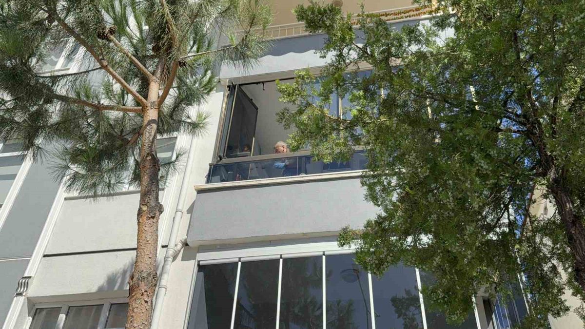 Tokat'ta Balkondan Düşen 70 Yaşındaki Adam Hayatını Kaybetti