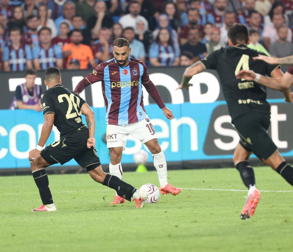 Trabzonspor, Ferencvaros'a 1-0 Mağlup Oldu: Tur Şansı Rövanşa Kaldı