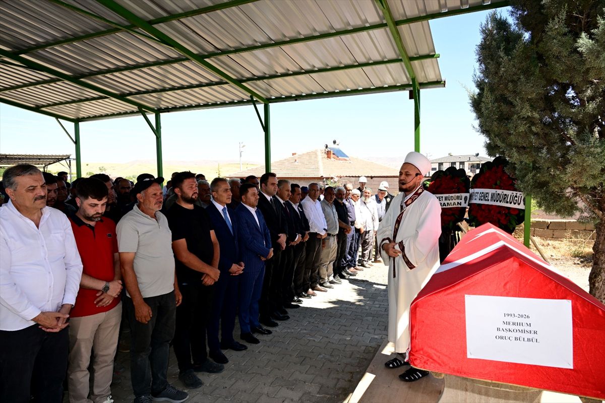 Başkomiser Oruç Bülbül son yolculuğuna uğurlandı