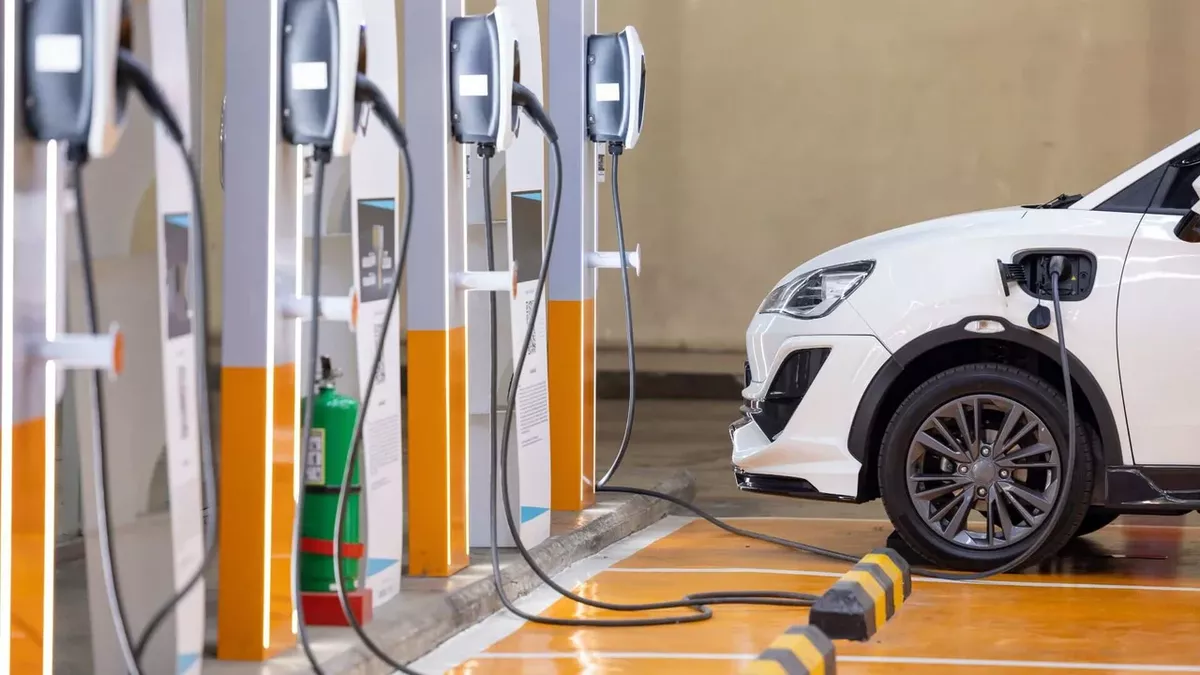 Türkiye'de elektrikli araç sayısı 464 bin 873'e ulaştı