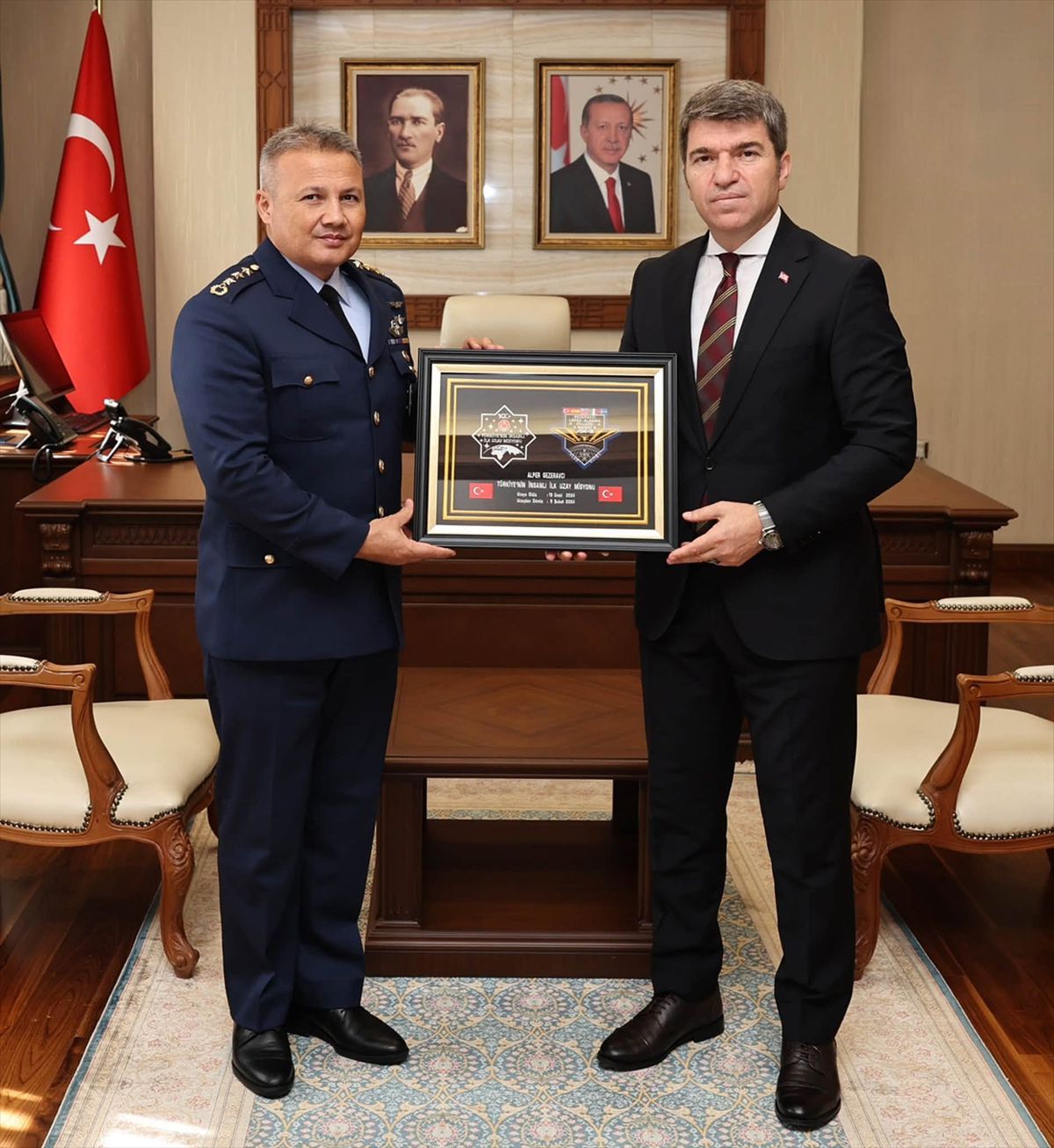 Türkiye'nin ilk astronotu Tuğgeneral Alper Gezeravcı'dan Amasya Valiliğine ziyaret