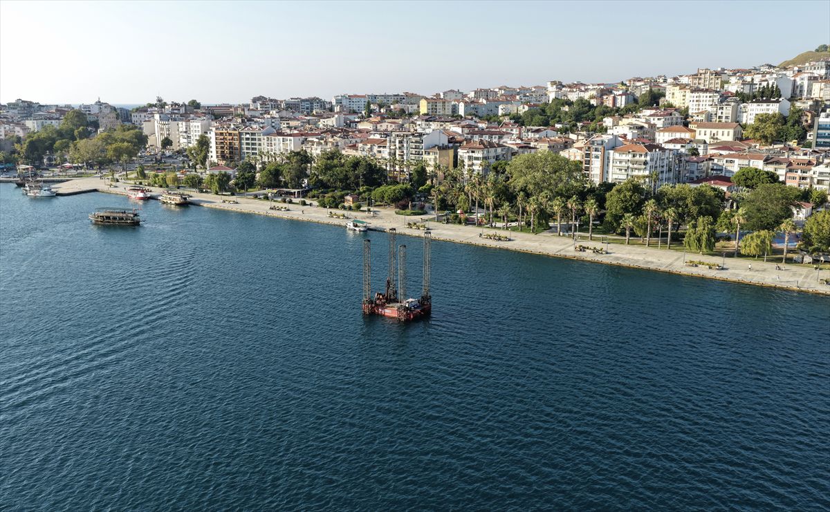 Sinop Kruvaziyer ve Yat Limanı Projesi'nde Sondaj Çalışmaları Sürüyor