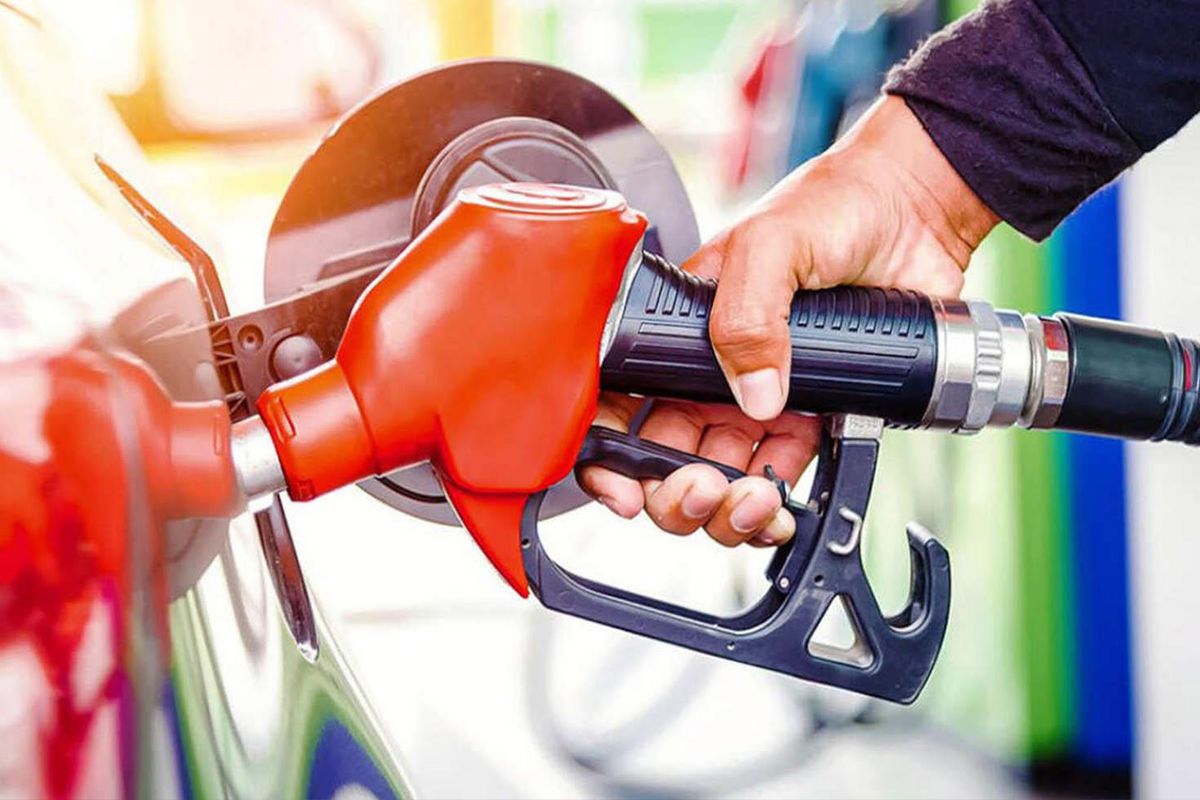 Akaryakıt fiyatları yine değişiyor! Motorinden sonra sıra benzine geldi