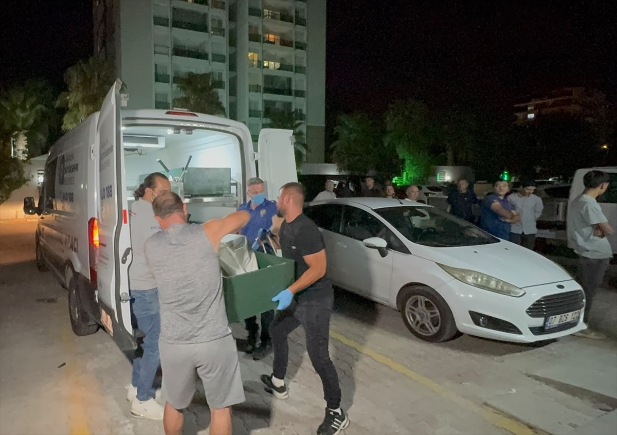 Antalya'da yalnız yaşayan 72 yaşındaki adam evinde ölü bulundu