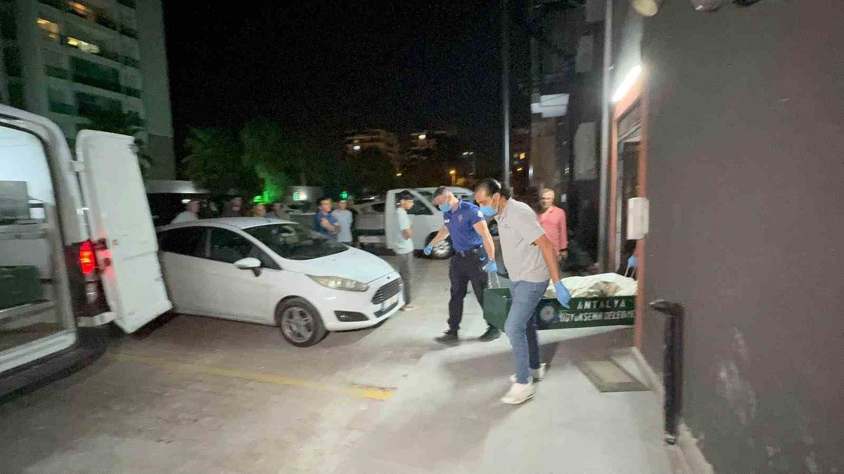 Antalya'da Kötü Koku İhbarı: Norveçli Yaşlı Adam 2 Hafta Önce Ölmüş