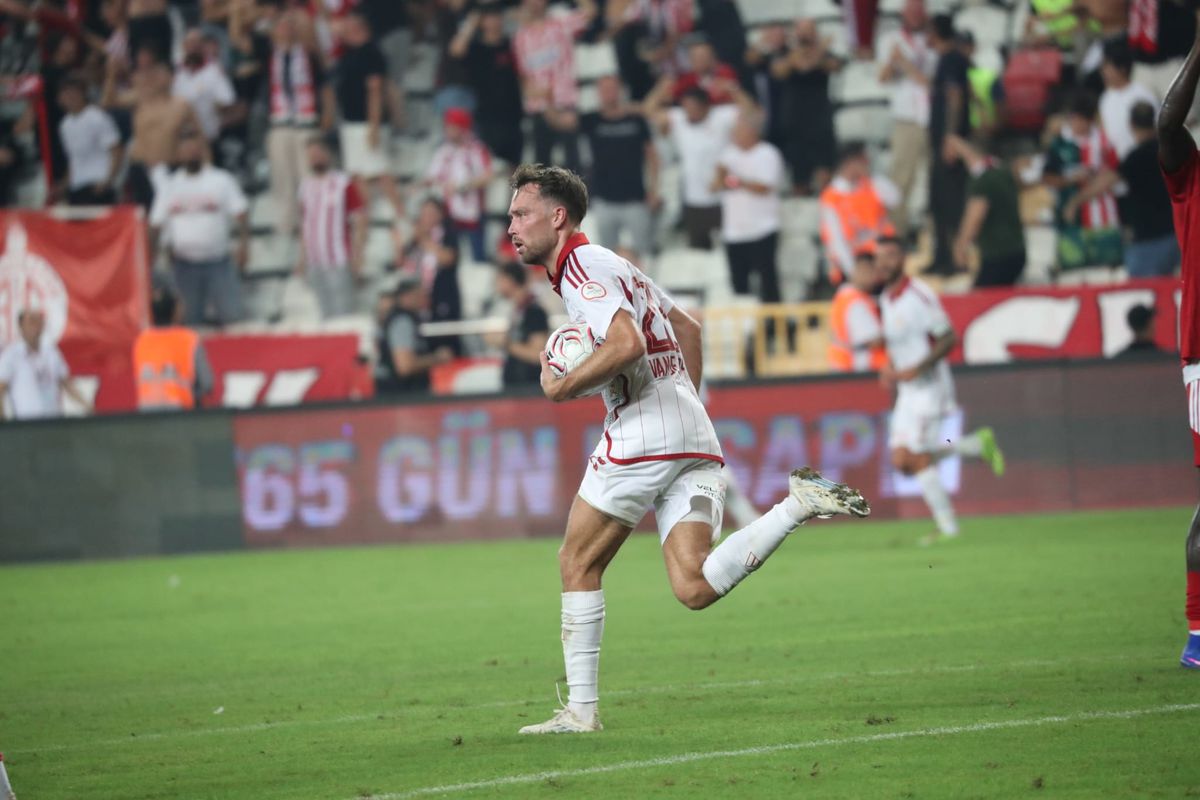 Antalyaspor evinde Pendikspor'a 3-2 yenildi