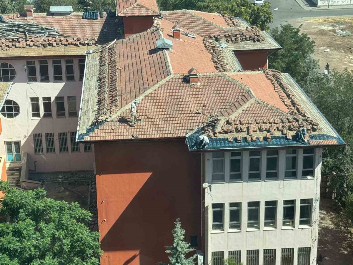 Güvenlik Önlemi Olmadan Çatı Onarımı