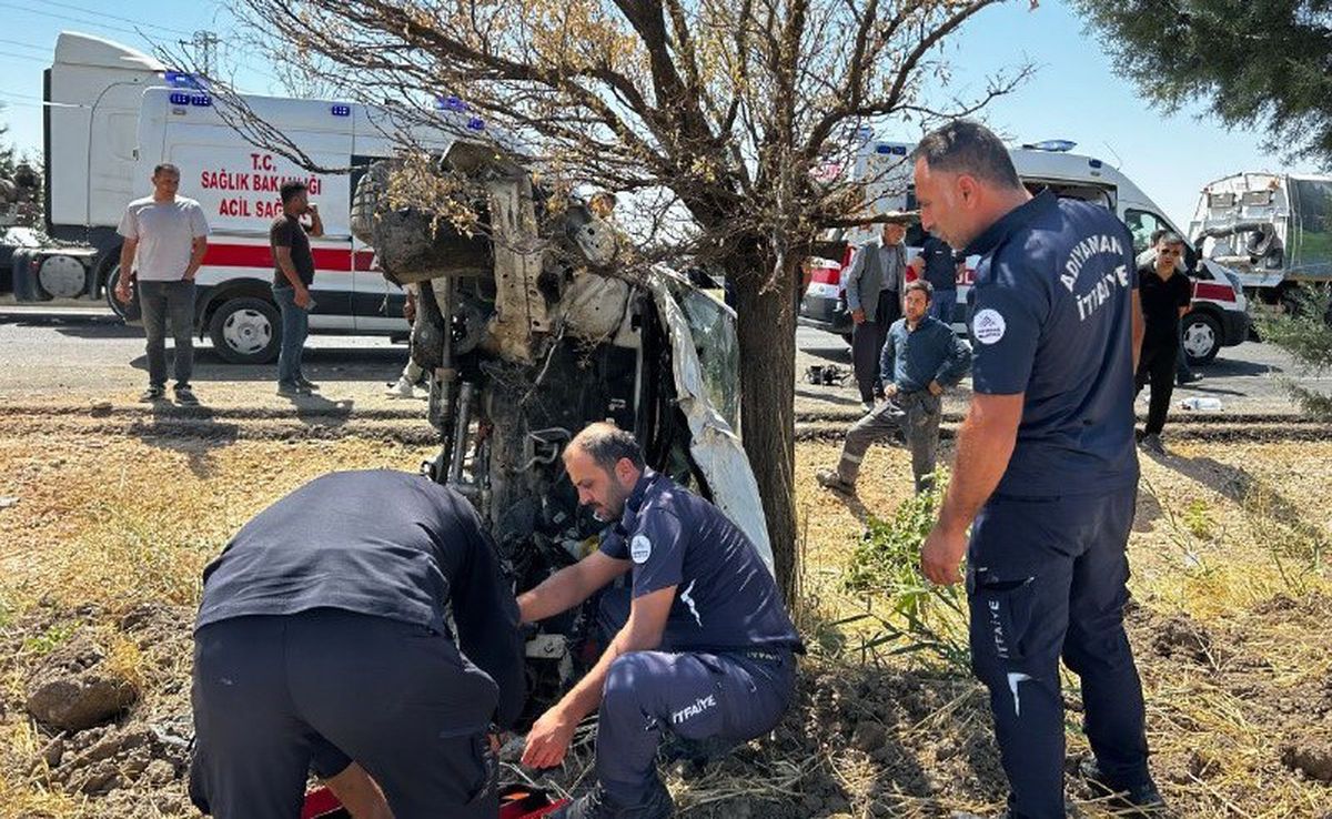 Adıyaman'da Düğün Konvoyunda Kaza: 6 Yaralı