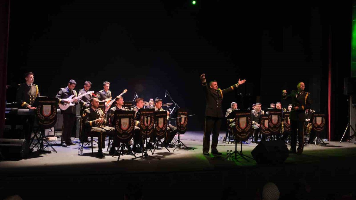 Erzurum Kültür Yolu Festivali yedinci gününde müzik ve geleneksel sanatları buluşturdu
