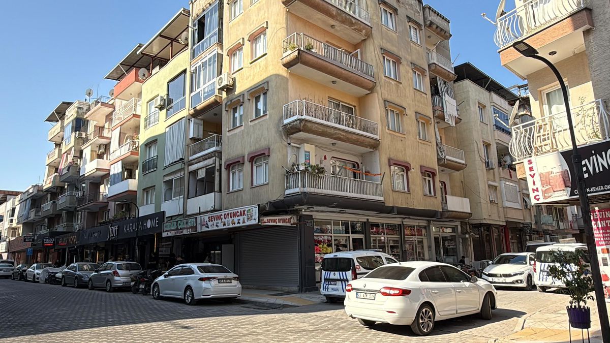 Eşini boğmaya çalışan koca tutuklandı