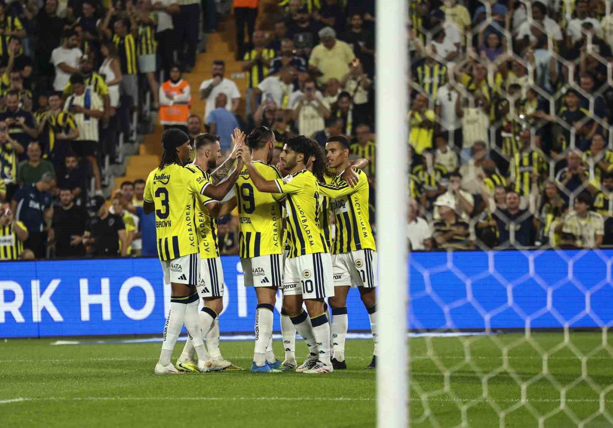 Fenerbahçe'den Konyaspor'a 4-2'lik Seri