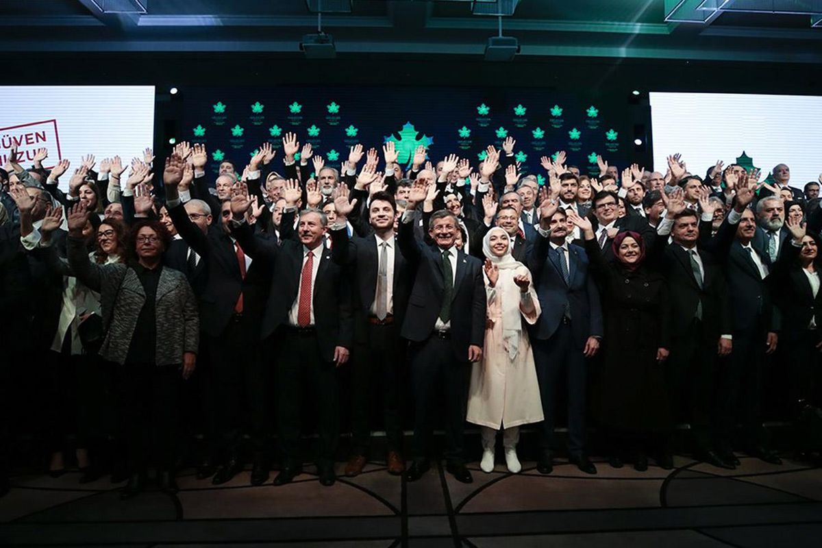 Gelecek Partisi resmen feshedildi