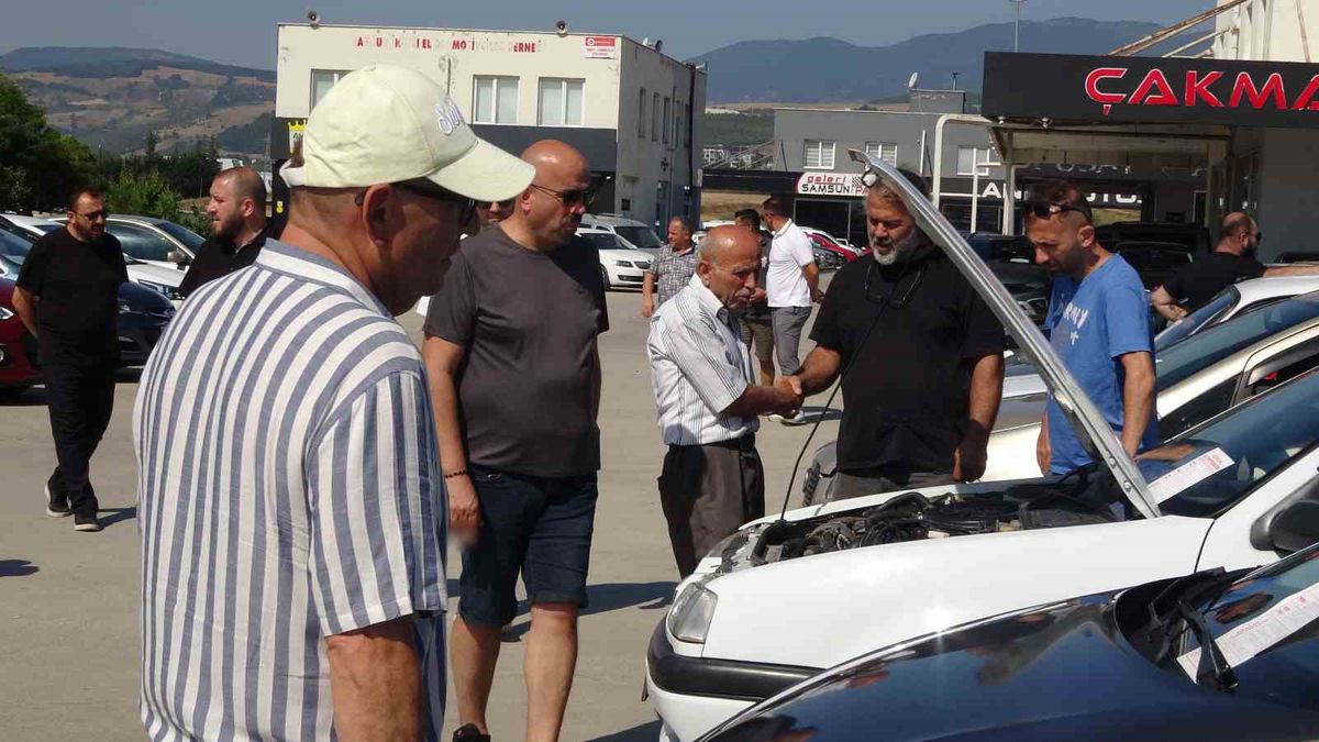 Samsun İkinci El Oto Pazarında Durgunluk: Alıcı ve Satıcılar Canlanma Bekliyor