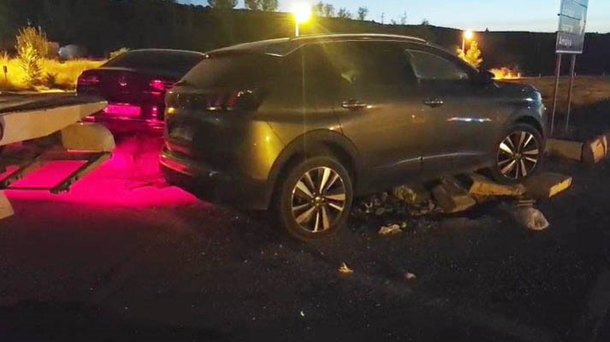Yalvaç'ta kavşakta çarpışan iki otomobilde 10 kişi yaralandı