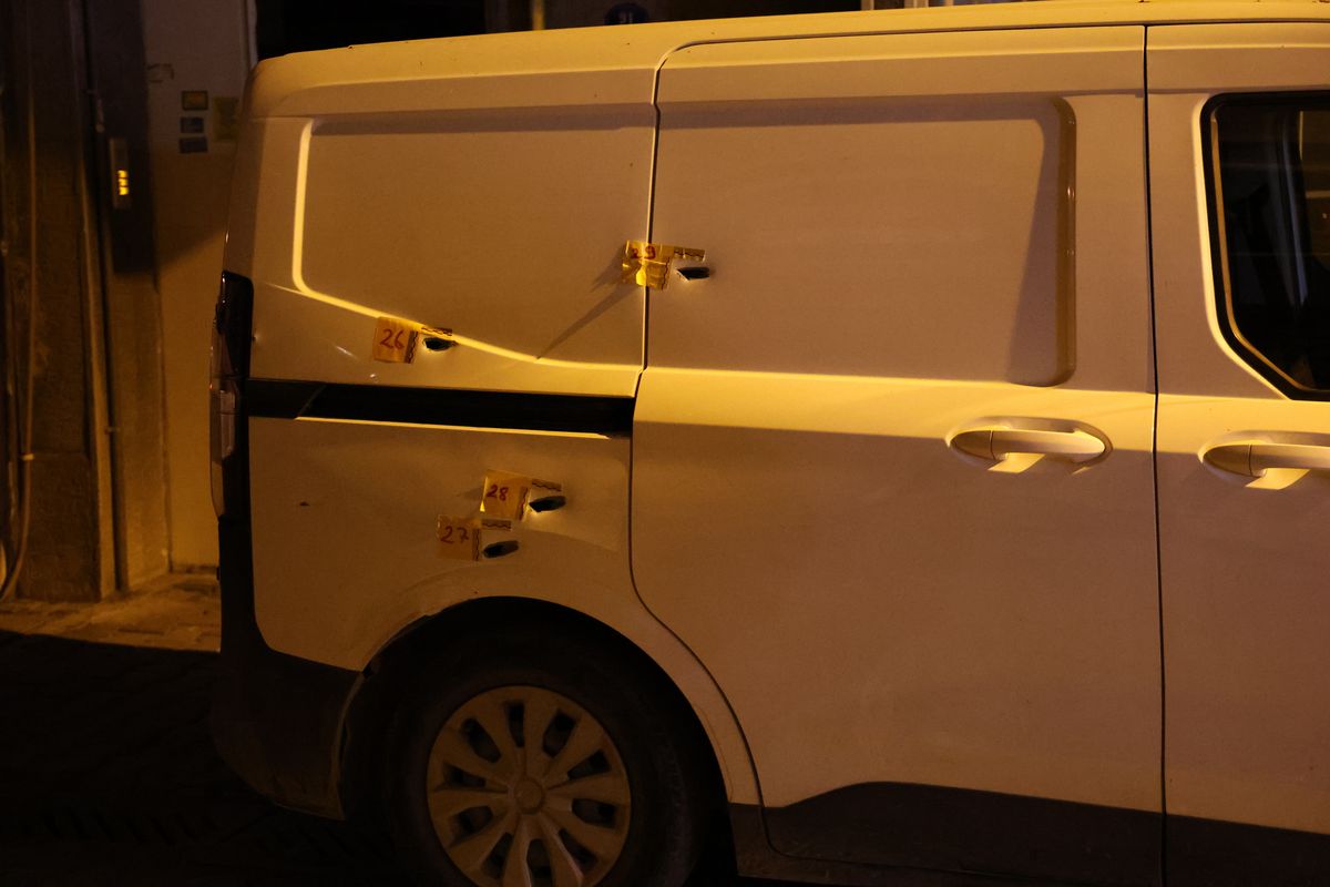 Karşıyaka'da Silahlı Kavga: 5 Yaralı, 3 Gözaltı