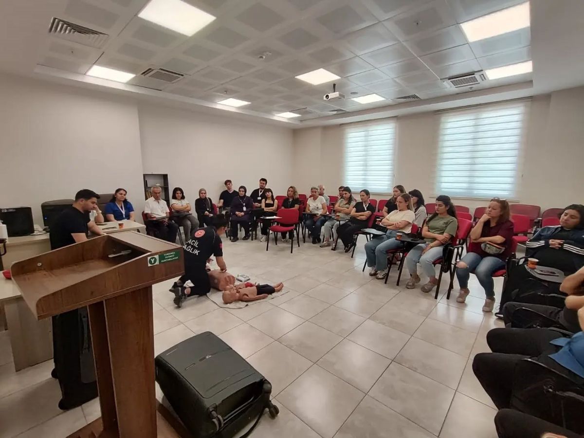 Karacasu Devlet Hastanesi Personeline CPR Eğitimi Verildi