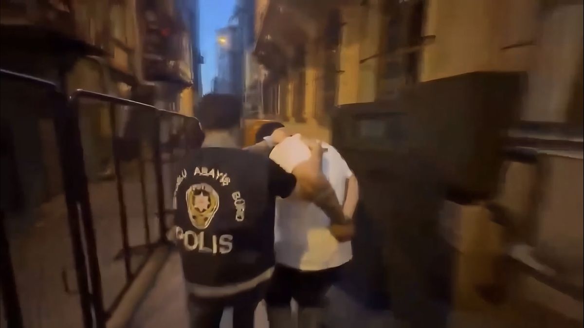 Karaköy'de Marketi Silahlı Tarayan Şüpheli Tutuklandı: 15 Suç Kaydı Ortaya Çıktı